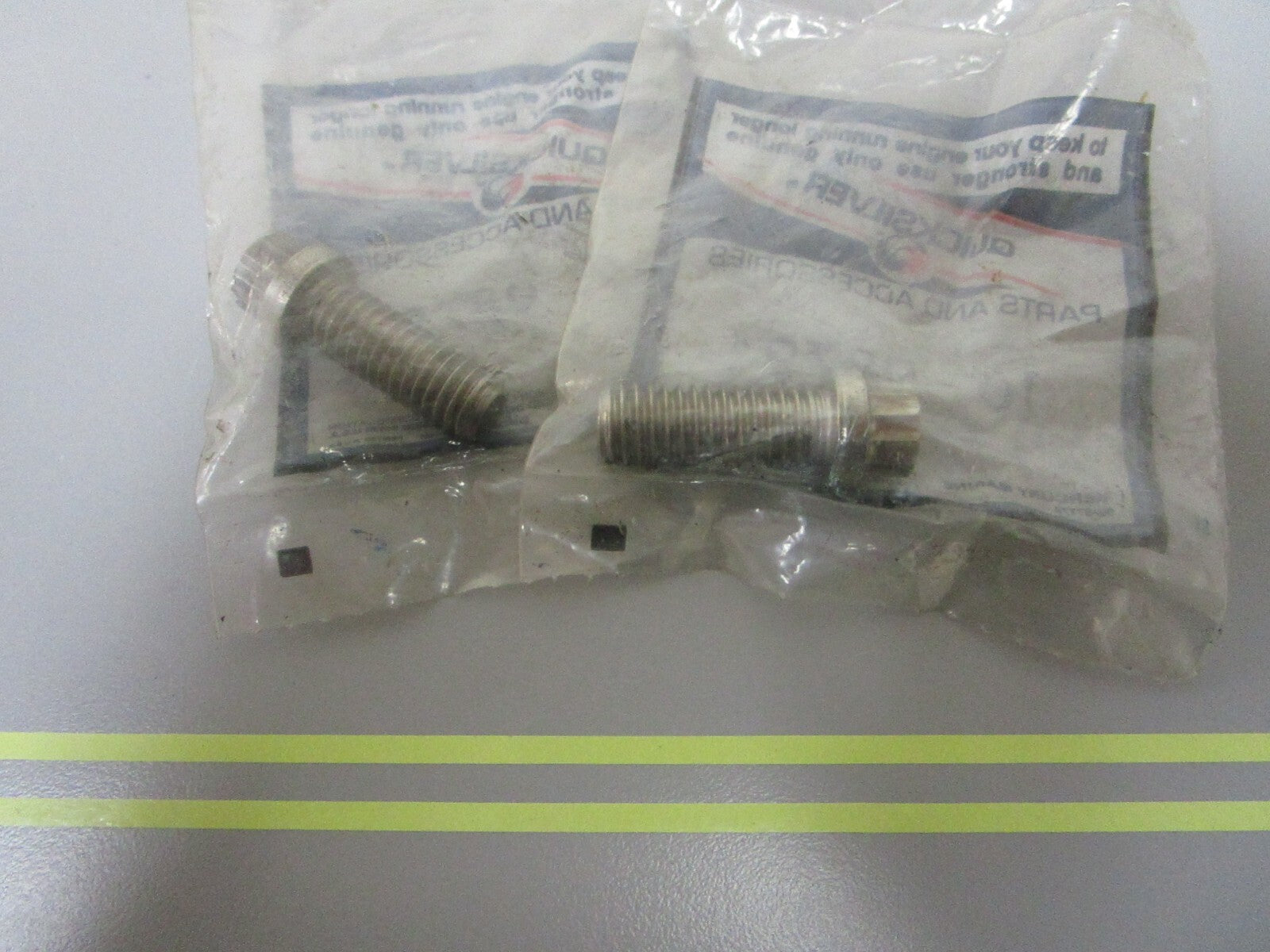 *NEW OEM* (LOT OF 2) 0810 Mercury Quicksilver Screw 10-98794