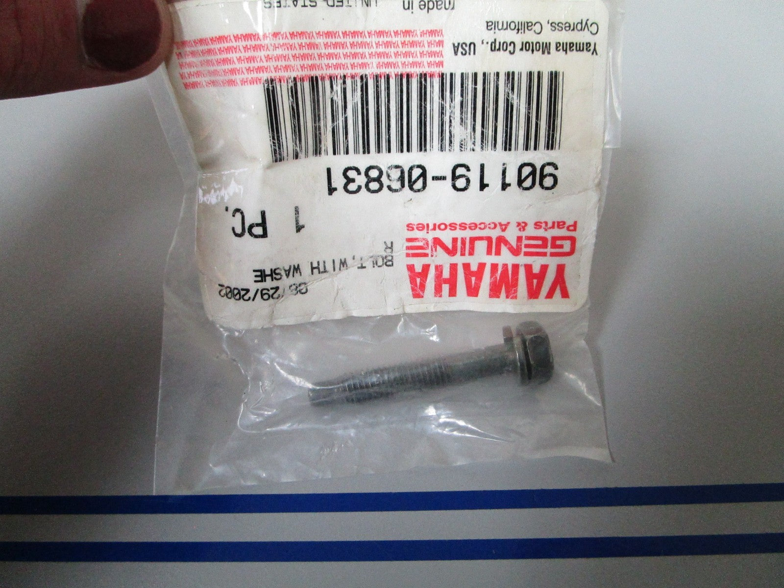 NEW OEM 90119-06831 Yamaha Fuel Tank Bolt & Washer 0720