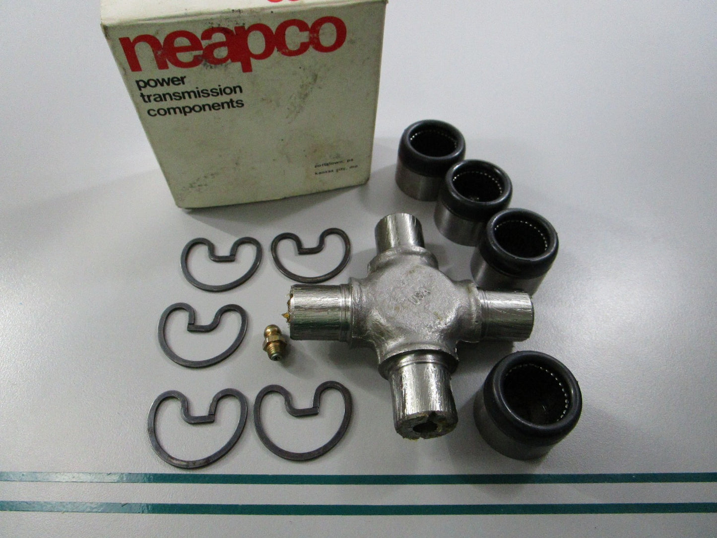 NEW 2-0053 NEAPCO Universal Joint 0810