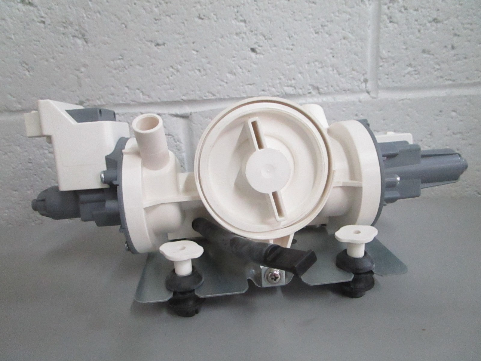 Whirlpool NEW OEM Washer Water Pump W11458345 NOS Drain Pump Assembly 0820