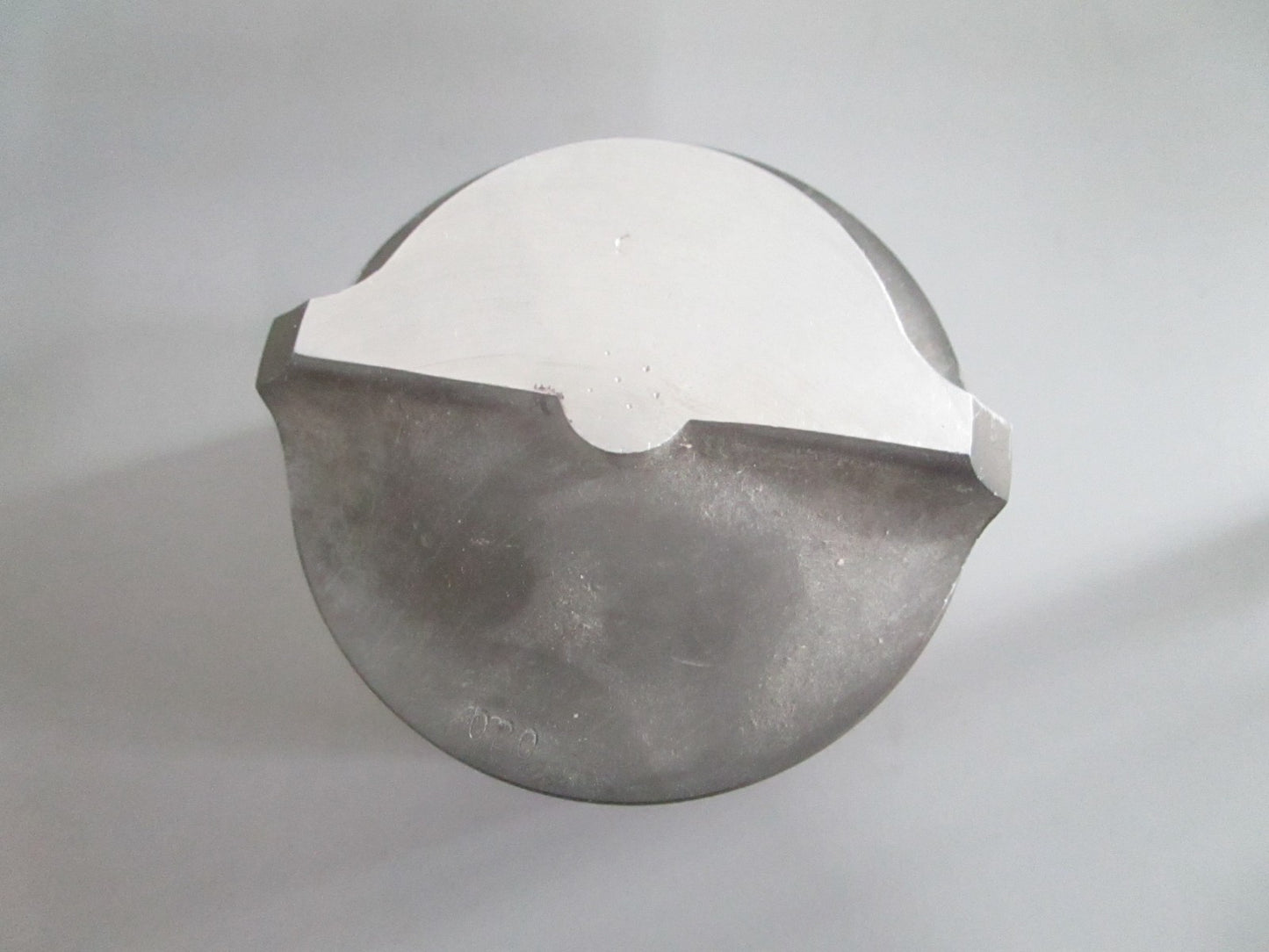 NEW OEM 388673 322969 OMC Johnson Evinrude .020 Piston 0820