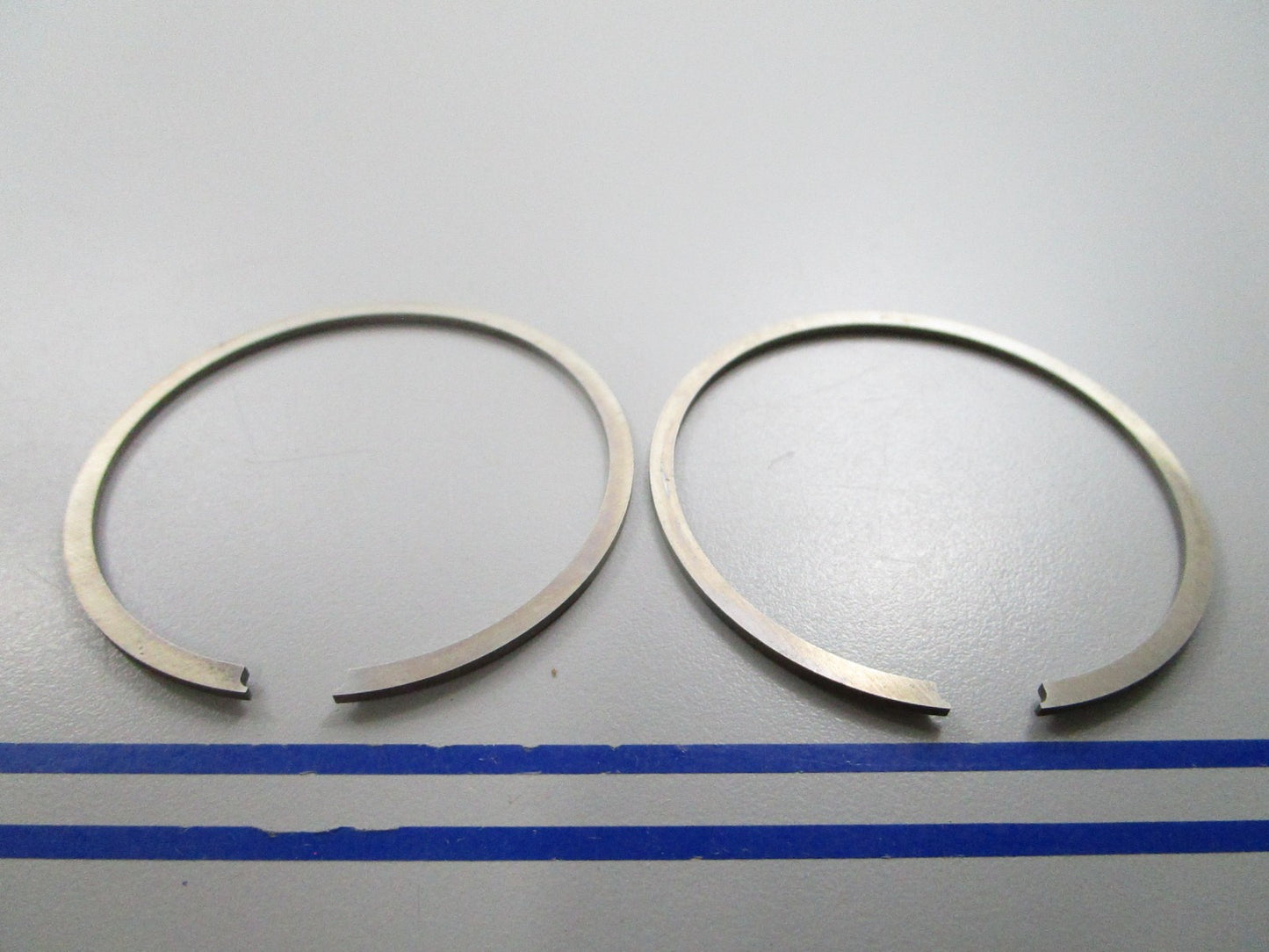 NEW OEM 383473 0383473 OMC Johnson Evinrude 2 Ring Set 0810