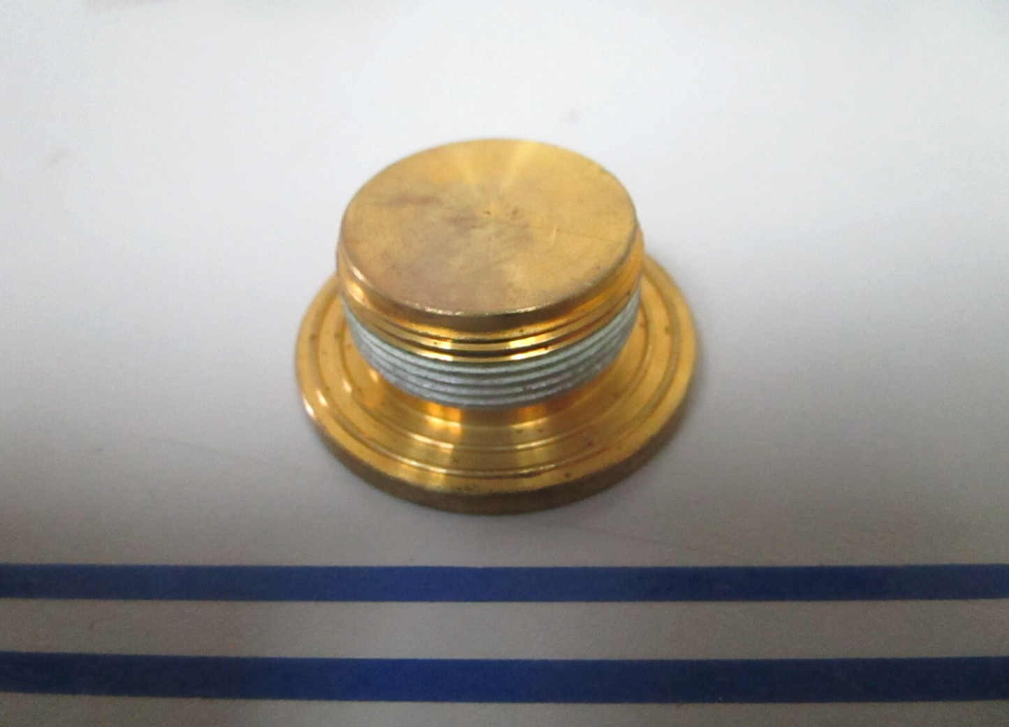 *NEW OEM* 0810 Mercury Quicksilver Plug 22-881568