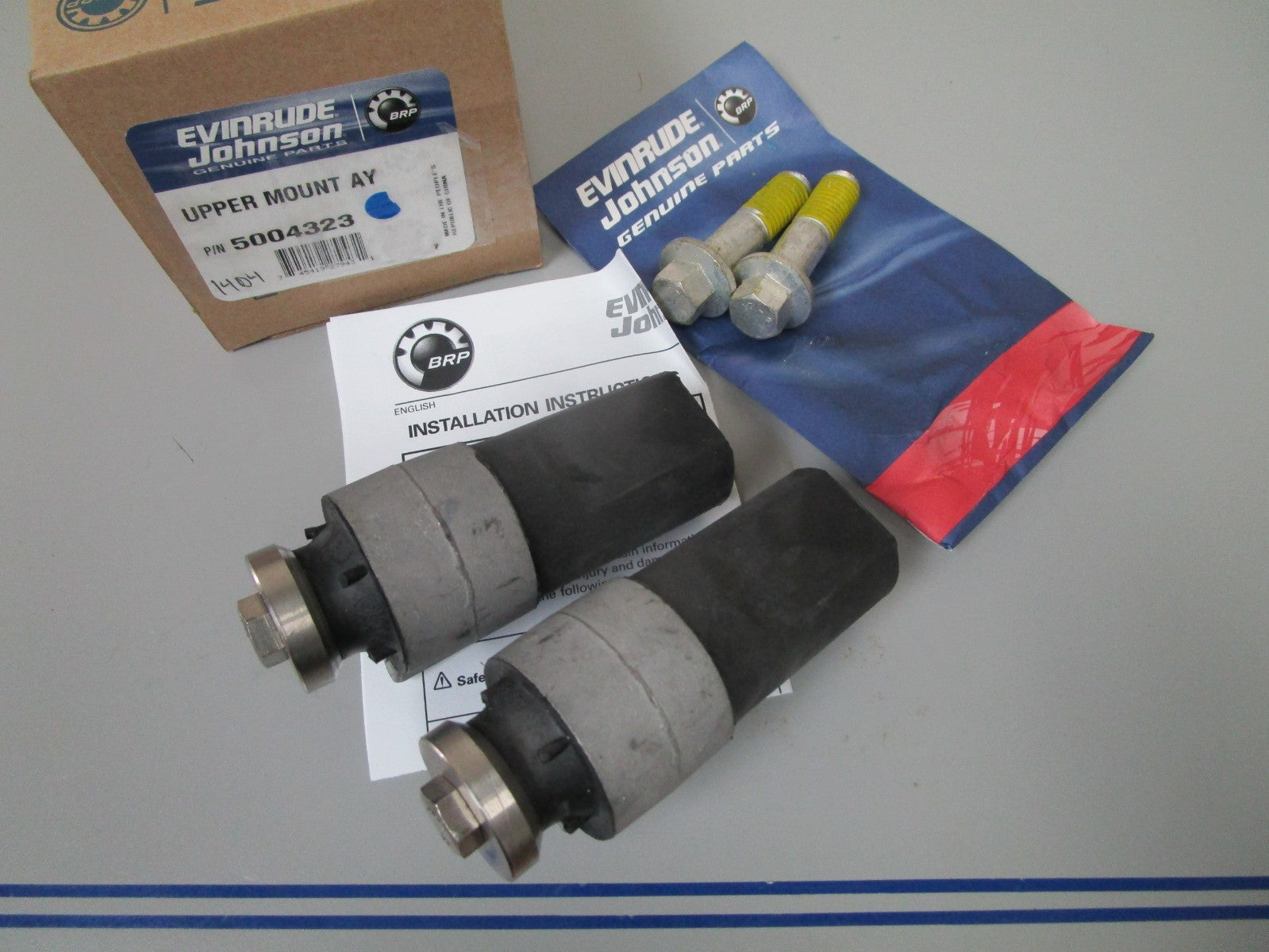 *NEW OEM* 0720 OMC Johnson Evinrude Upper Mount Assembly 5004323