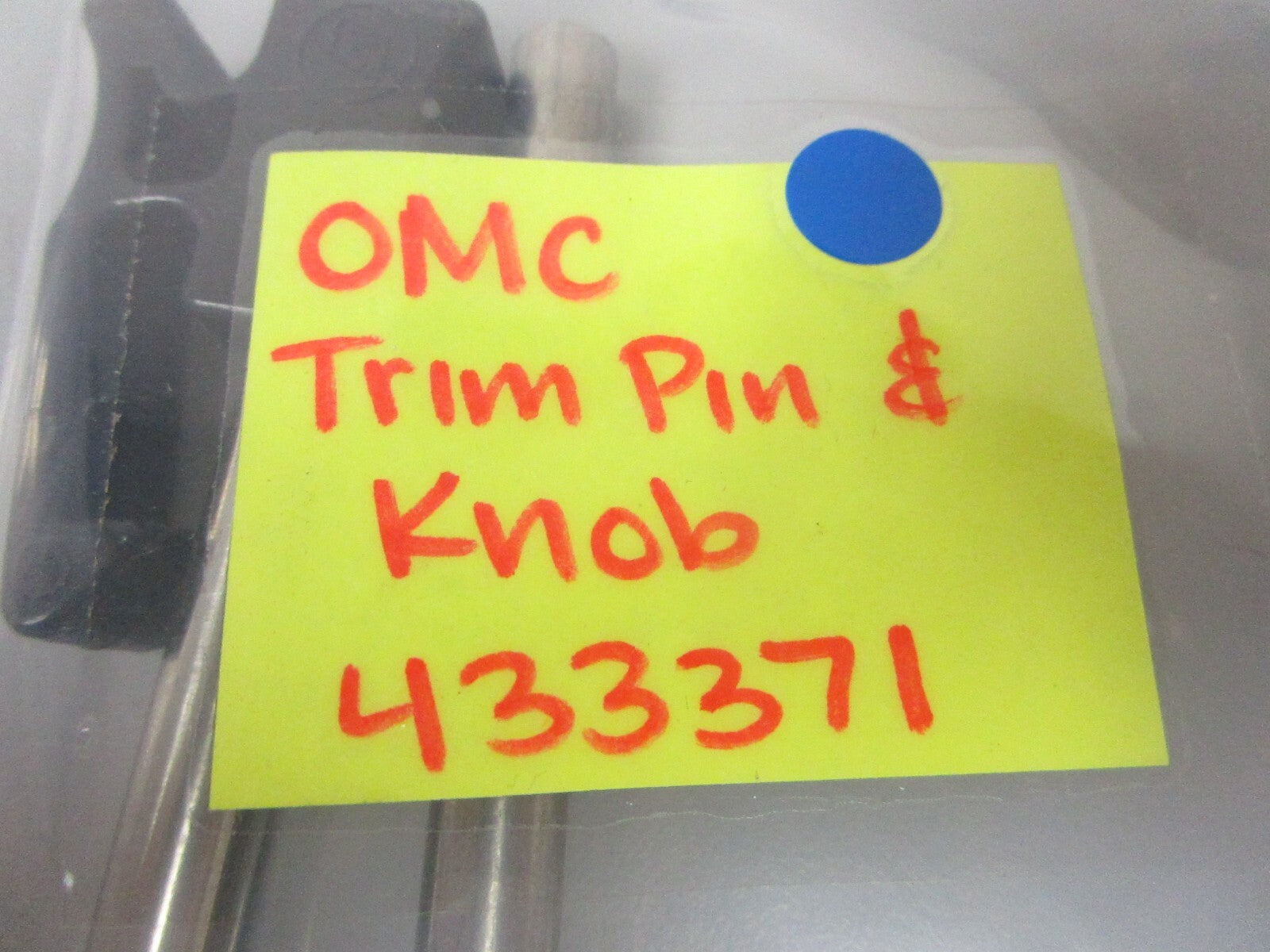 *NEW OEM* 0810 OMC Johnson Evinrude Trim Pin & Knob 433371 0433371