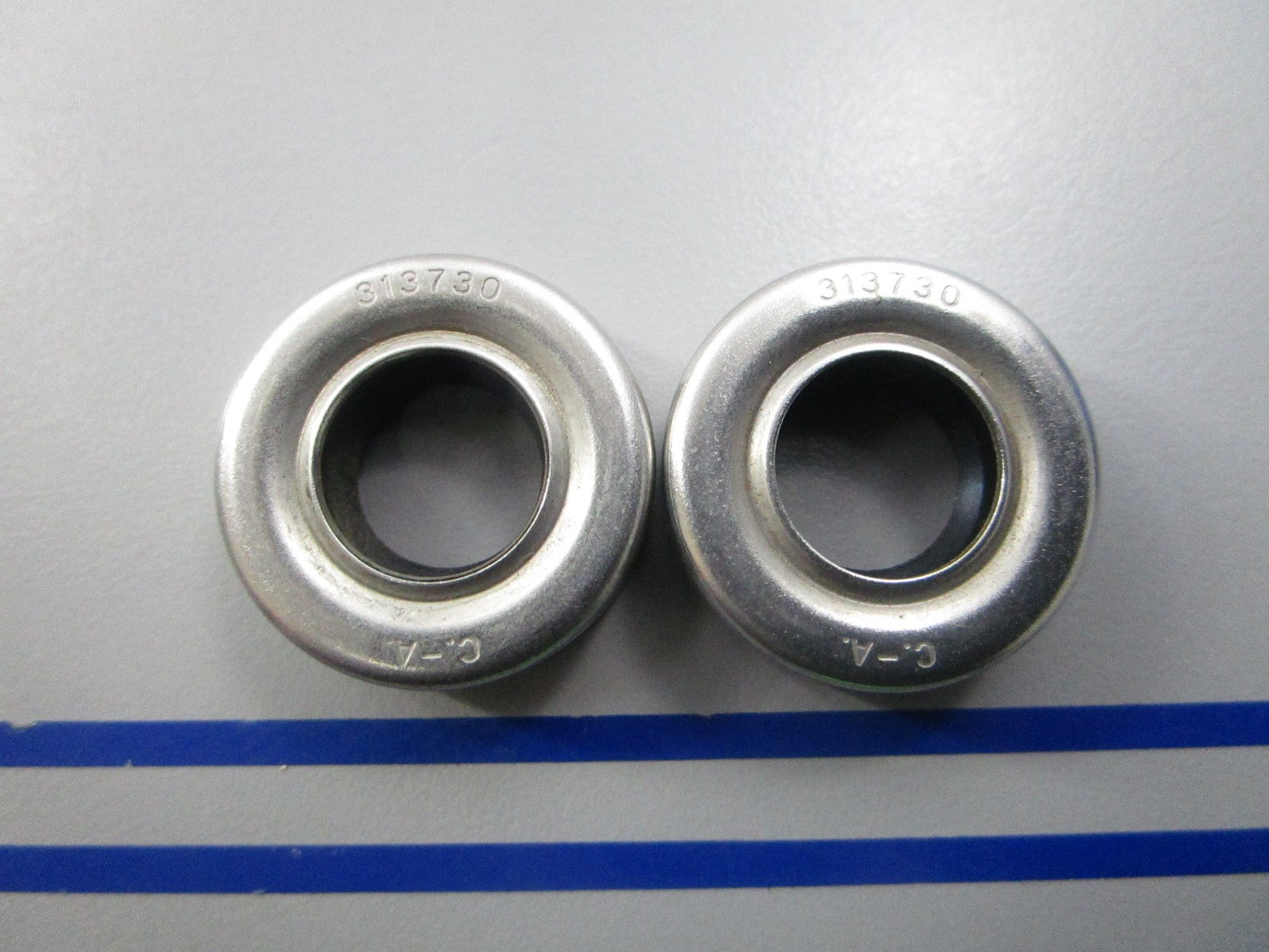 NEW OEM (LOT OF 2) 313730 0313730 OMC Johnson Evinrude Oil Seal 0810