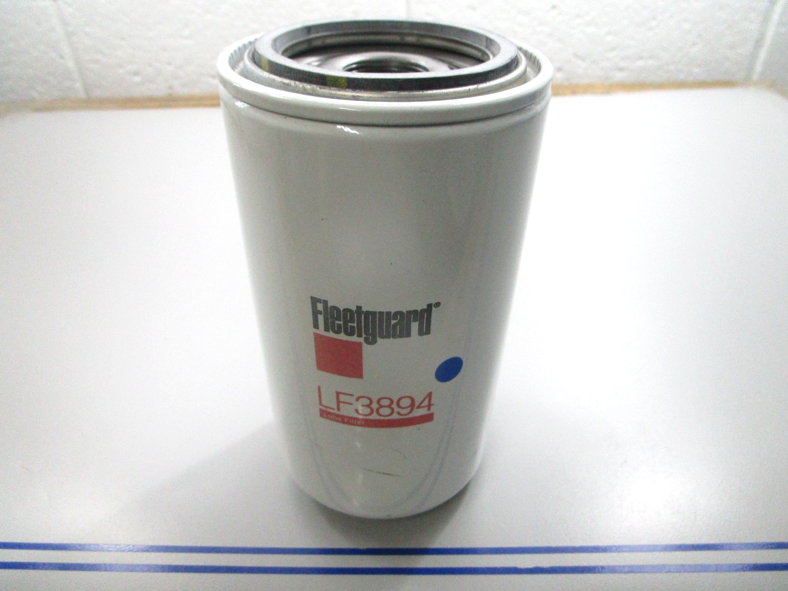 *NEW OEM* 0810 Fleetguard Lube Filter LF3894