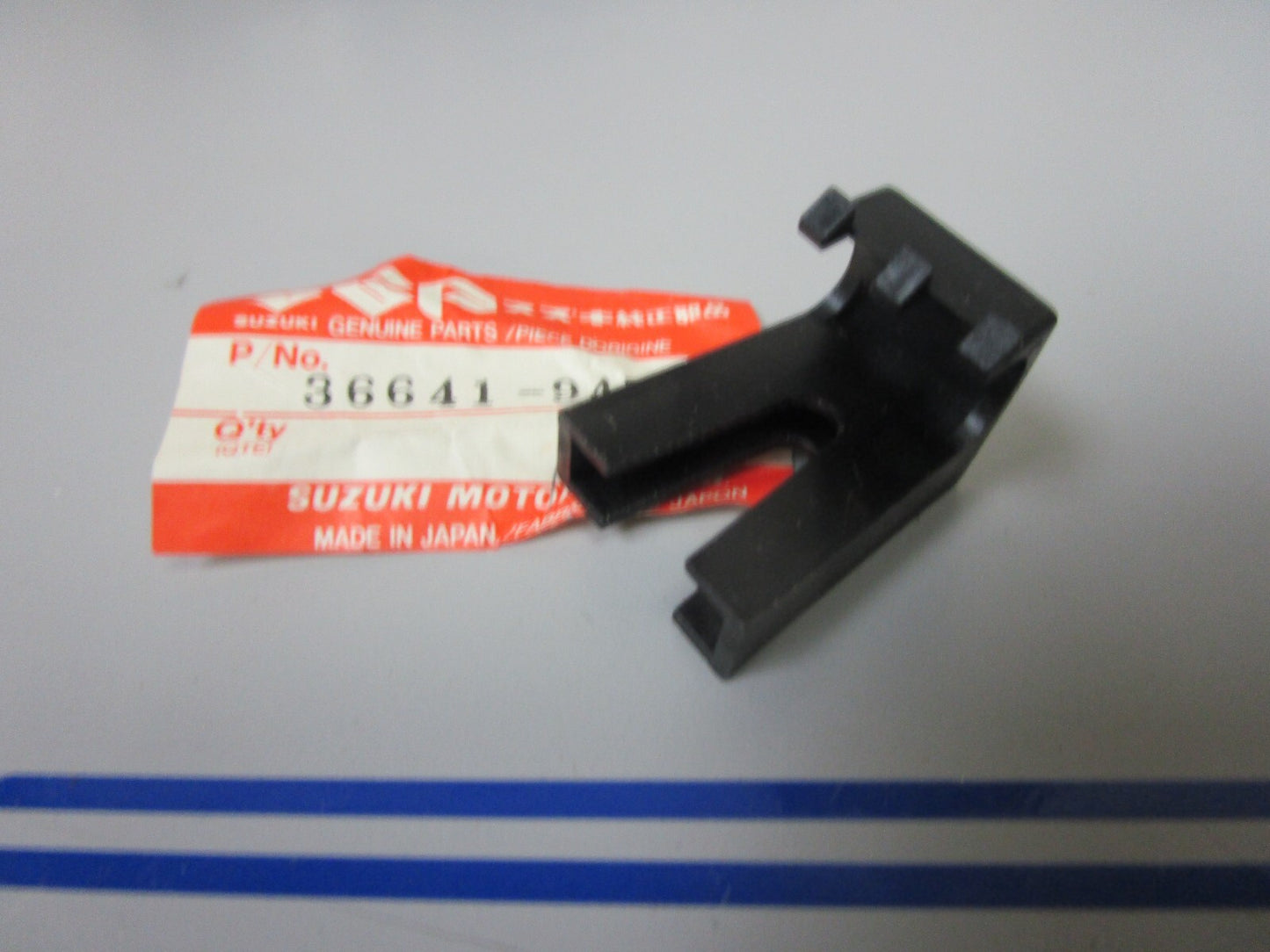 *NEW OEM* 0810 Suzuki Relay Harness Stopper 36641-94710