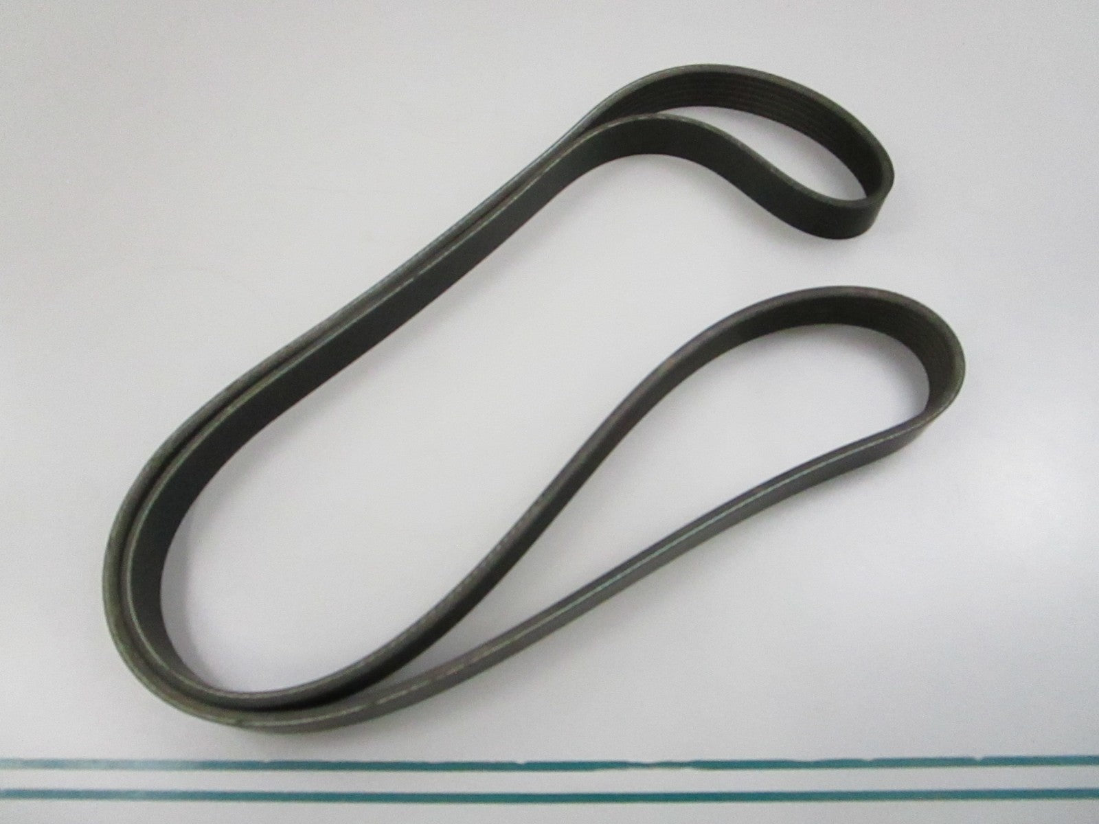 Gates K060630 Micro-V Serpentine Belt 6-Rib 63.04in NEW 0810