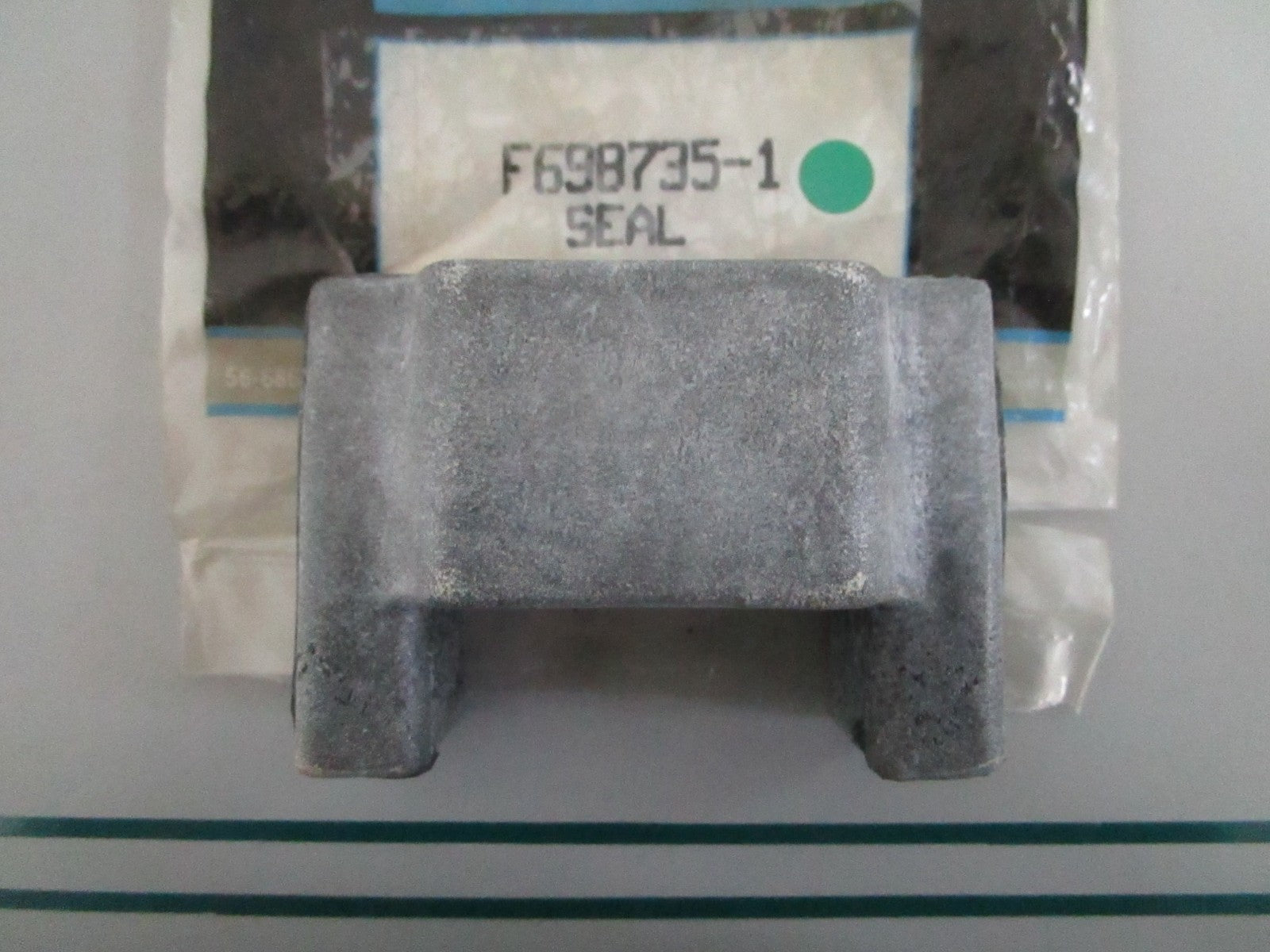 NEW OEM F698735-1 Mercury Quicksilver Seal 0820