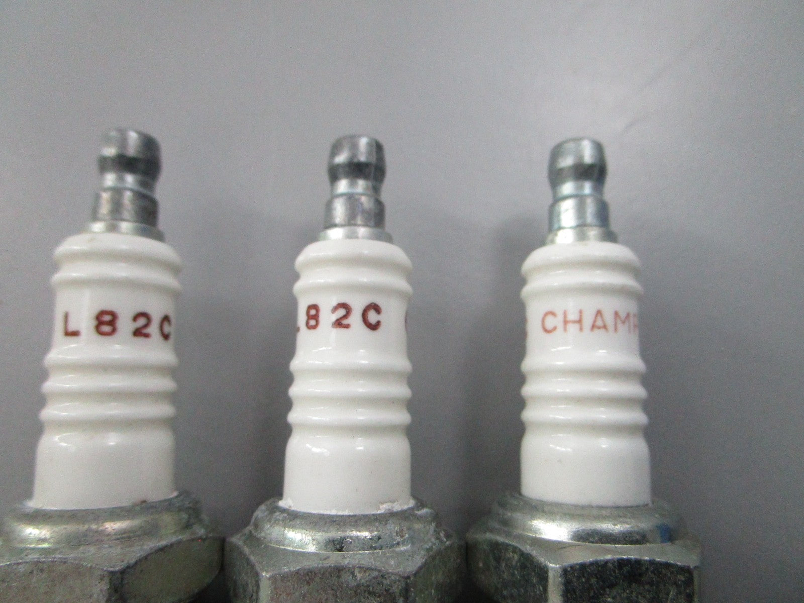 NEW (LOT OF 3) Champion L82C Spark Plug 0810