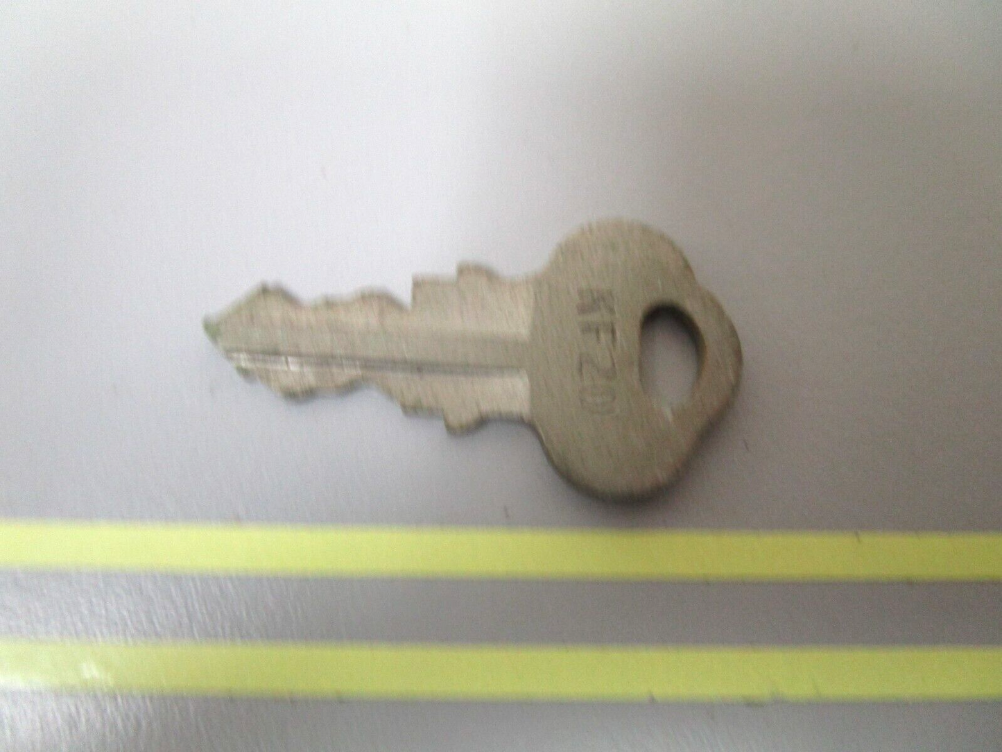 *NEW OEM* 0750 OMC Johnson Evinrude IGNITION KEY KF20  501535 0501535