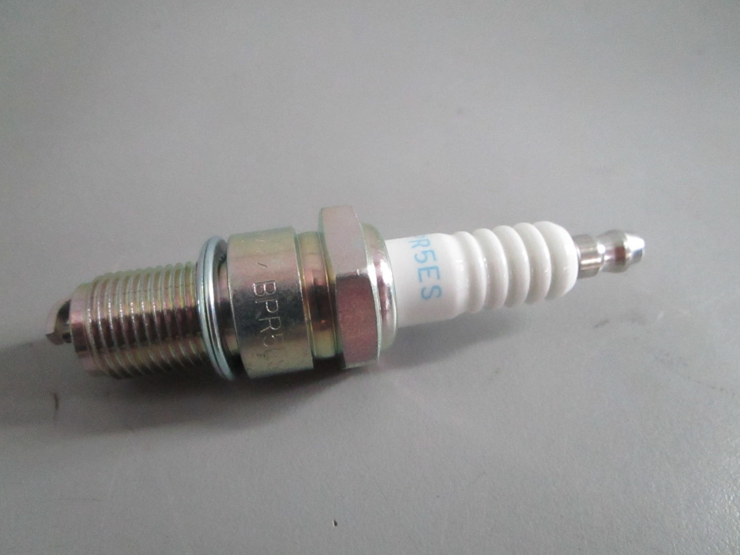 NEW OEM (LOT OF 6) BPR5ES NGK Spark Plug 0820