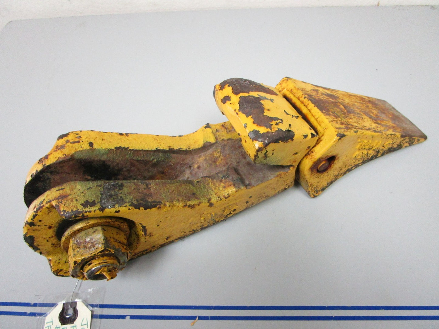 *NEW OEM* 0820 John Deere Fanggs Bucket Tooth & Adapter TF10L T112163