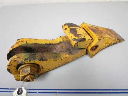 *NEW OEM* 0820 John Deere Fanggs Bucket Tooth & Adapter TF10L T112163