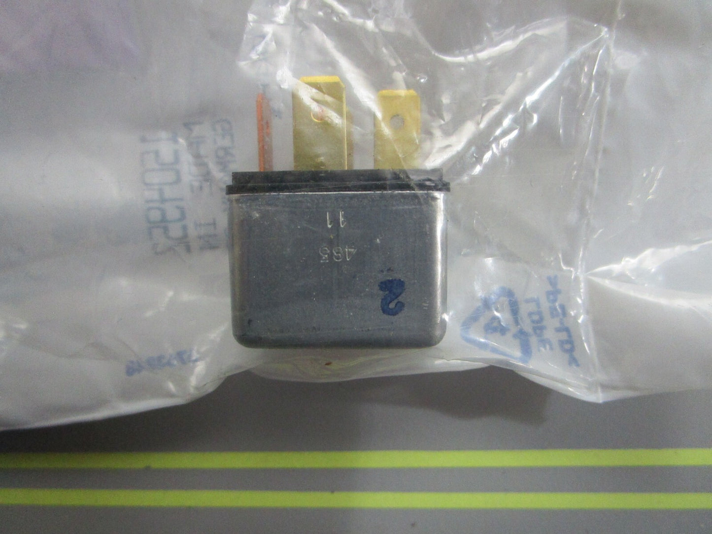 *NEW OEM* 0820 Volvo Penta Relay 1504952