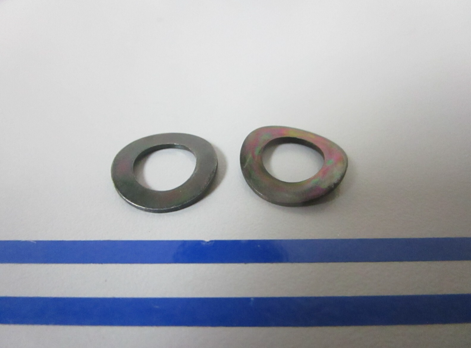 *NEW OEM* (LOT OF 2) 0810 Volvo Penta Spring Washer 994893