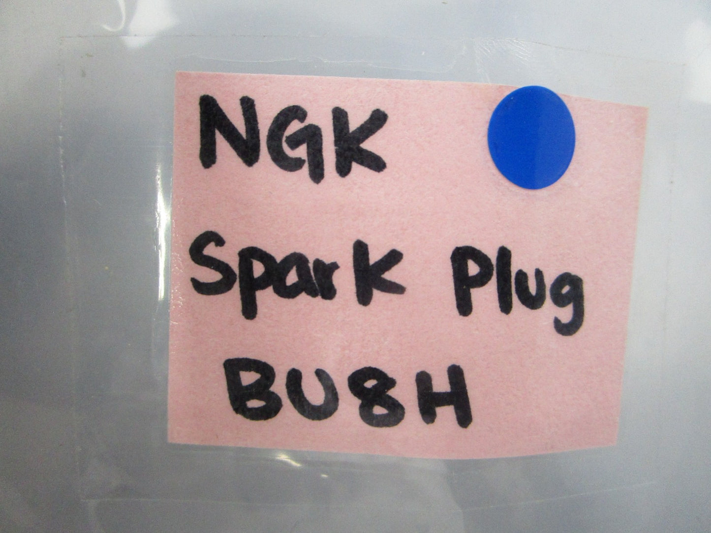 NEW (LOT OF 4) BU8H NGK Spark Plug 0810