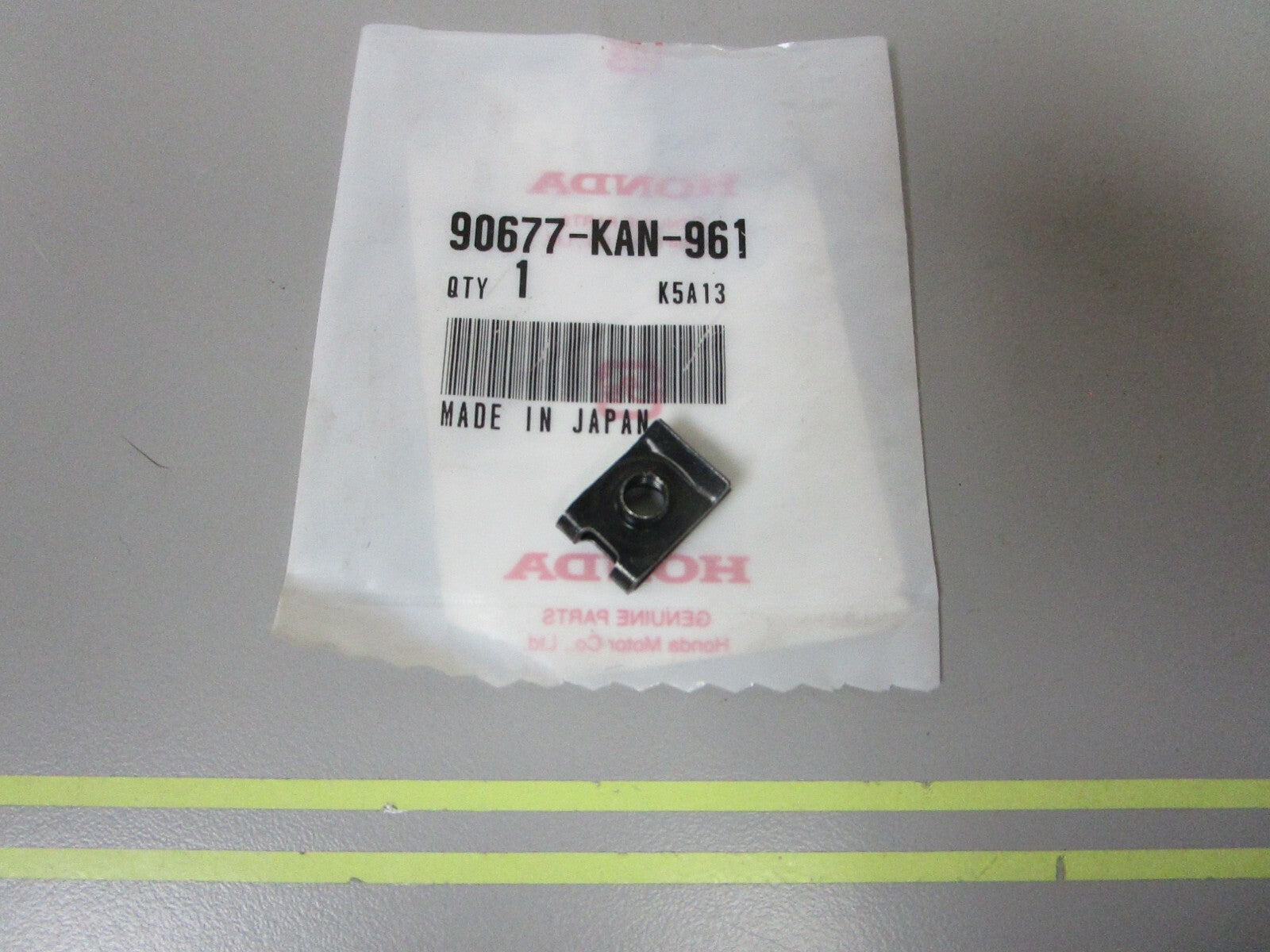 *NEW OEM* 0810 Honda Nut Clip 90677-KAN-961
