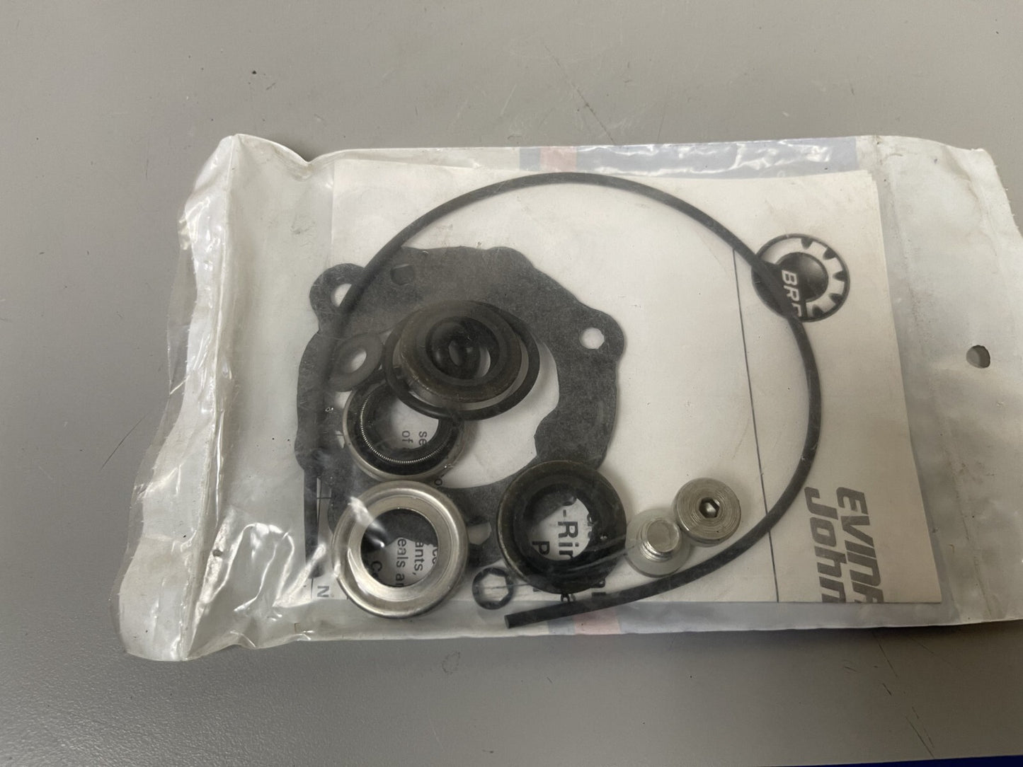 *NEW OEM* 0670 OMC Johnson Evinrude Gearcase Seal Kit 396352 0396352