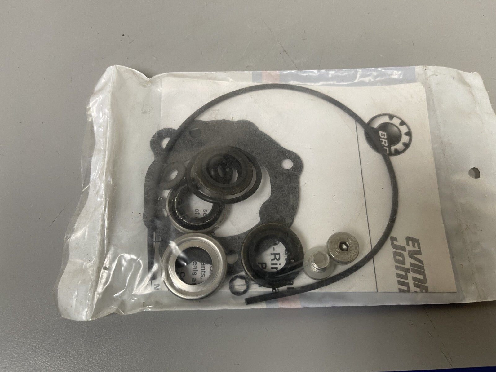 *NEW OEM* 0670 OMC Johnson Evinrude Gearcase Seal Kit 396352 0396352