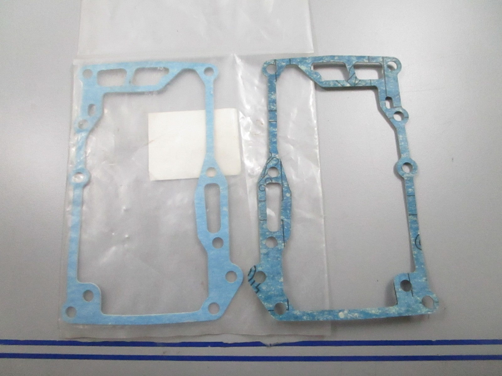 *NEW OEM* (LOT OF 2) 0810 Tohatsu Nissan Gasket 3B2-61012-2 3B2-610122