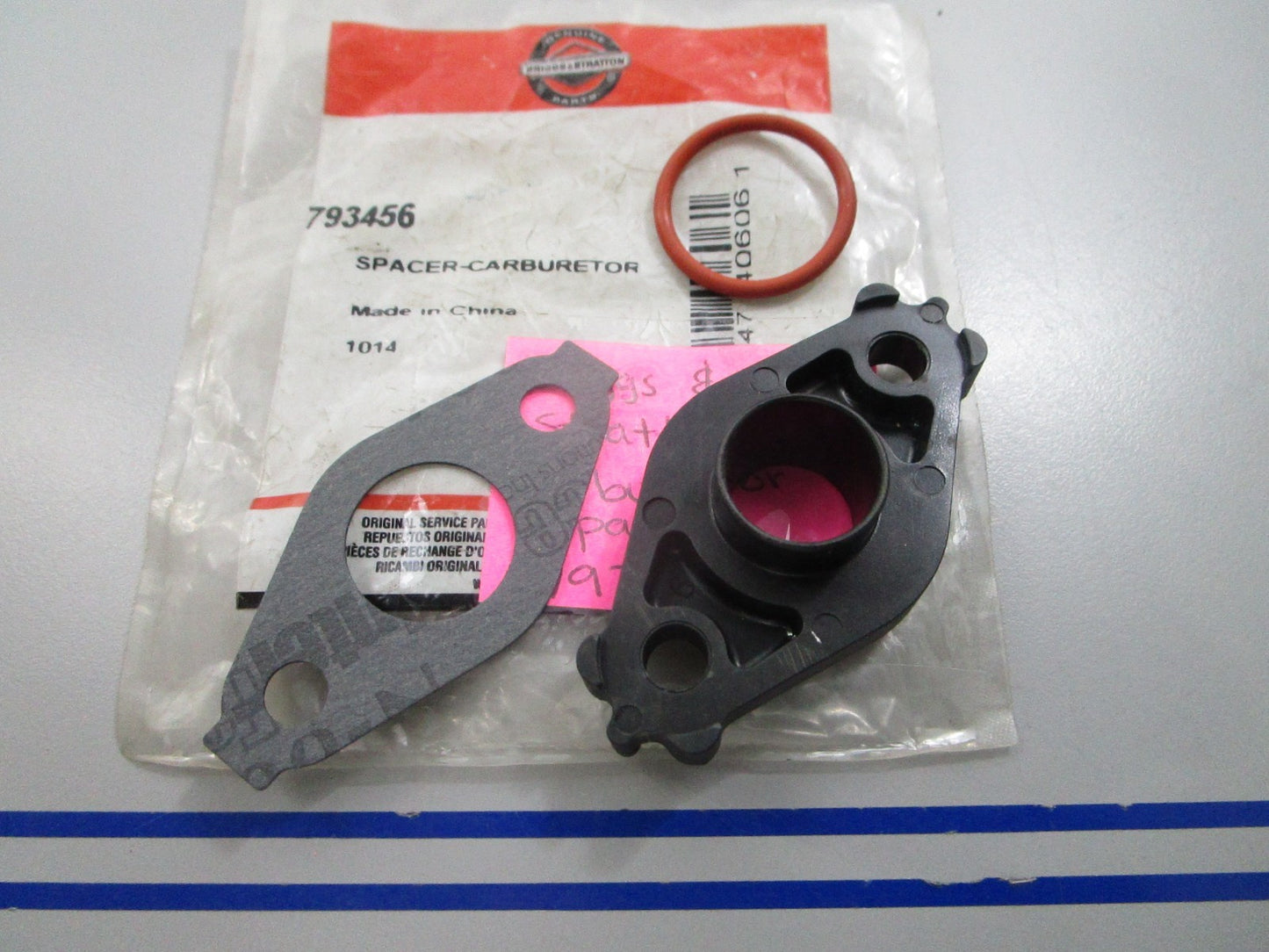 *NEW OEM* 0810 Briggs & Stratton Carburetor Spacer 793456