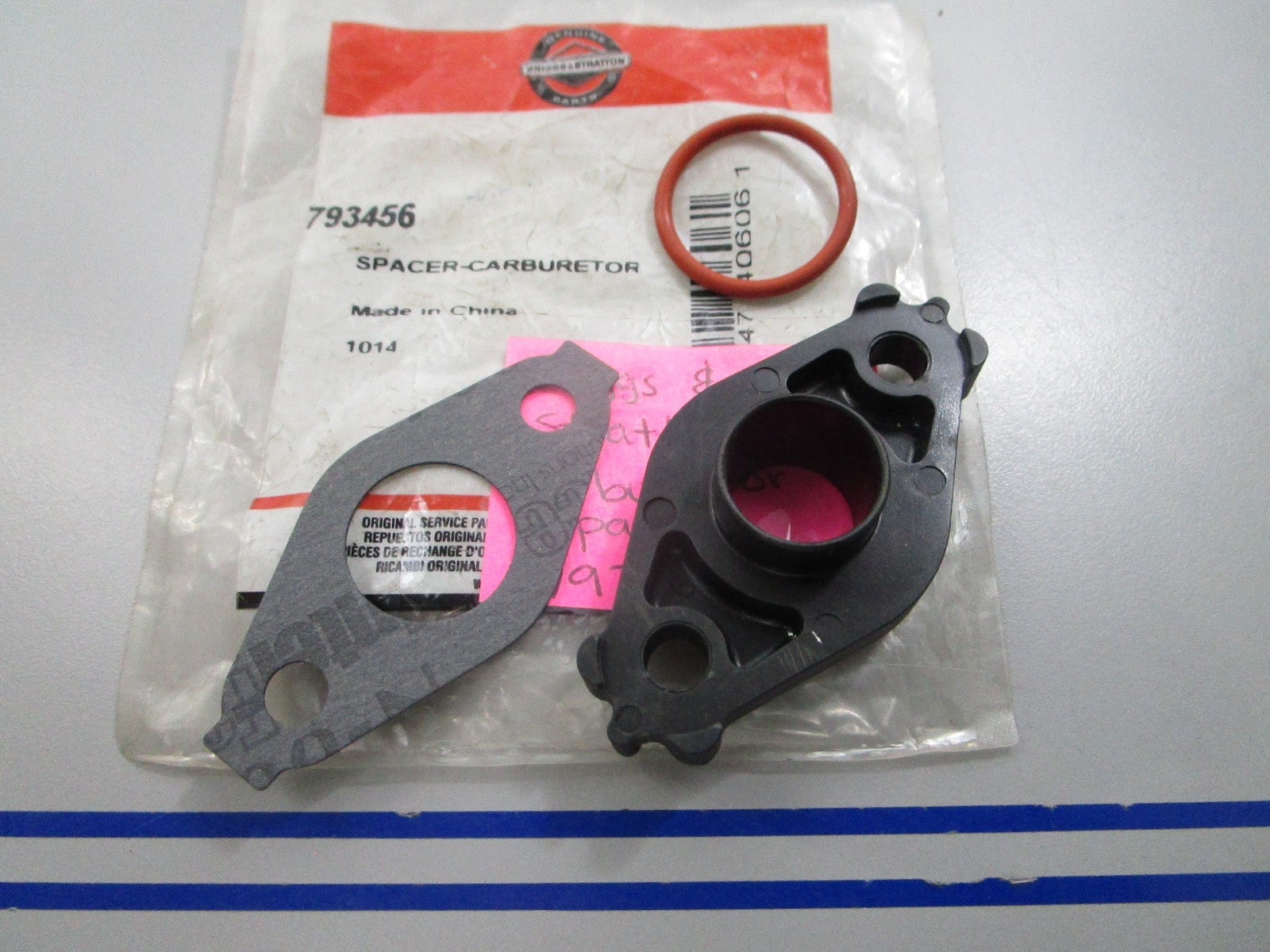 *NEW OEM* 0810 Briggs & Stratton Carburetor Spacer 793456