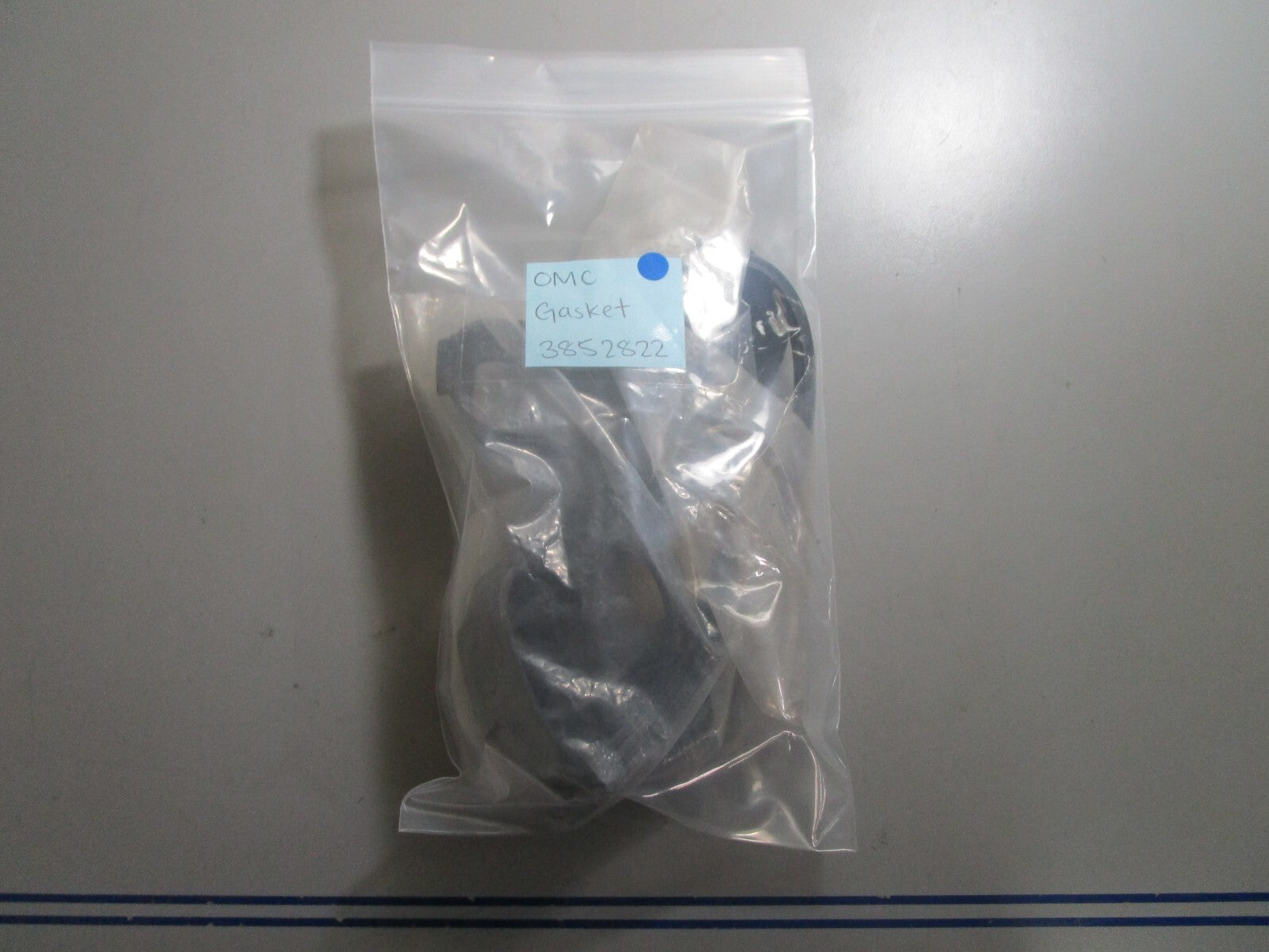 *NEW OEM* 0810 OMC Johnson Evinrude Gasket 3852822