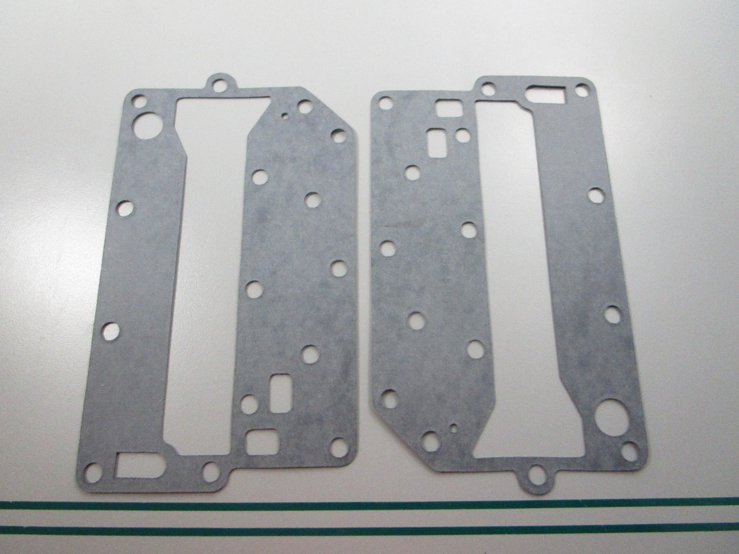 NEW OEM (LOT OF 2) 326264 0326264 OMC Johnson Evinrude Exhaust Cover Gasket 0810