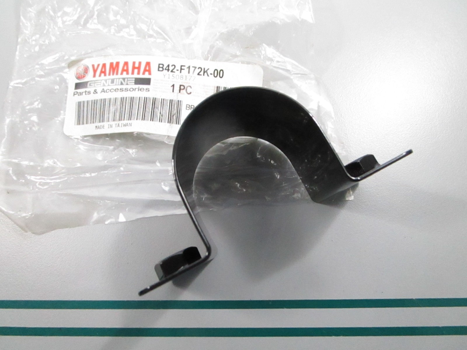 NEW OEM B42-F172K-00-00 Yamaha Bracket 0810