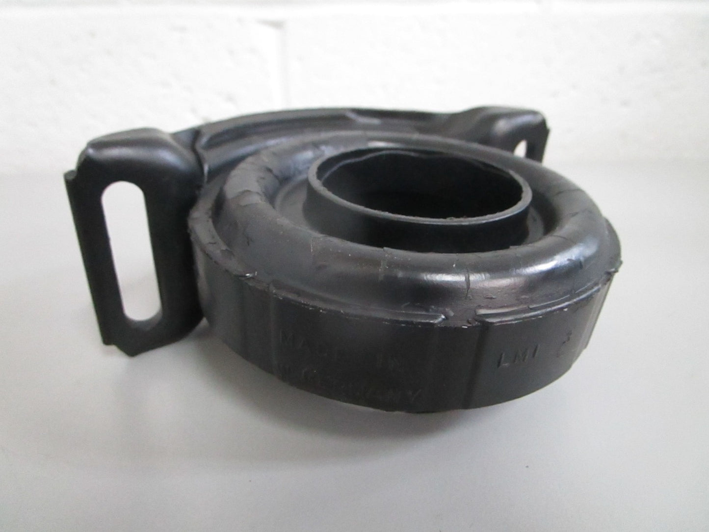 NEW OEM 1802620105 Mercedes-Benz Support Mount 0820