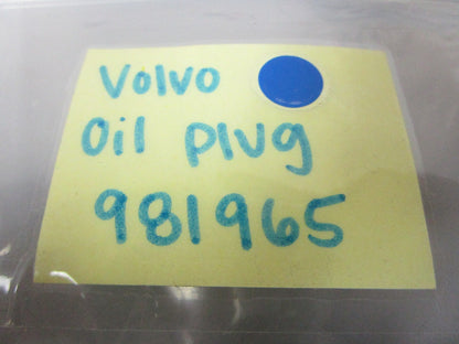 *NEW OEM* 0810 Volvo Penta Oil Plug 981965