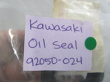 NEW OEM 92050-024 Kawasaki Oil Seal 0810