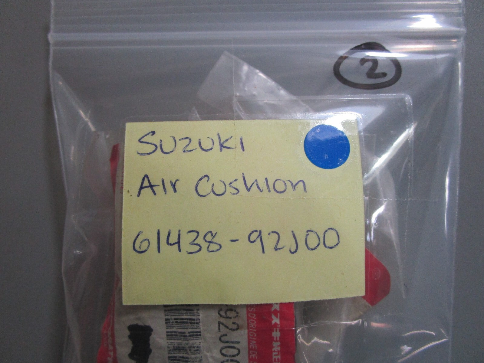 *NEW OEM* 0810 Suzuki Air Cushion 61438-92J00