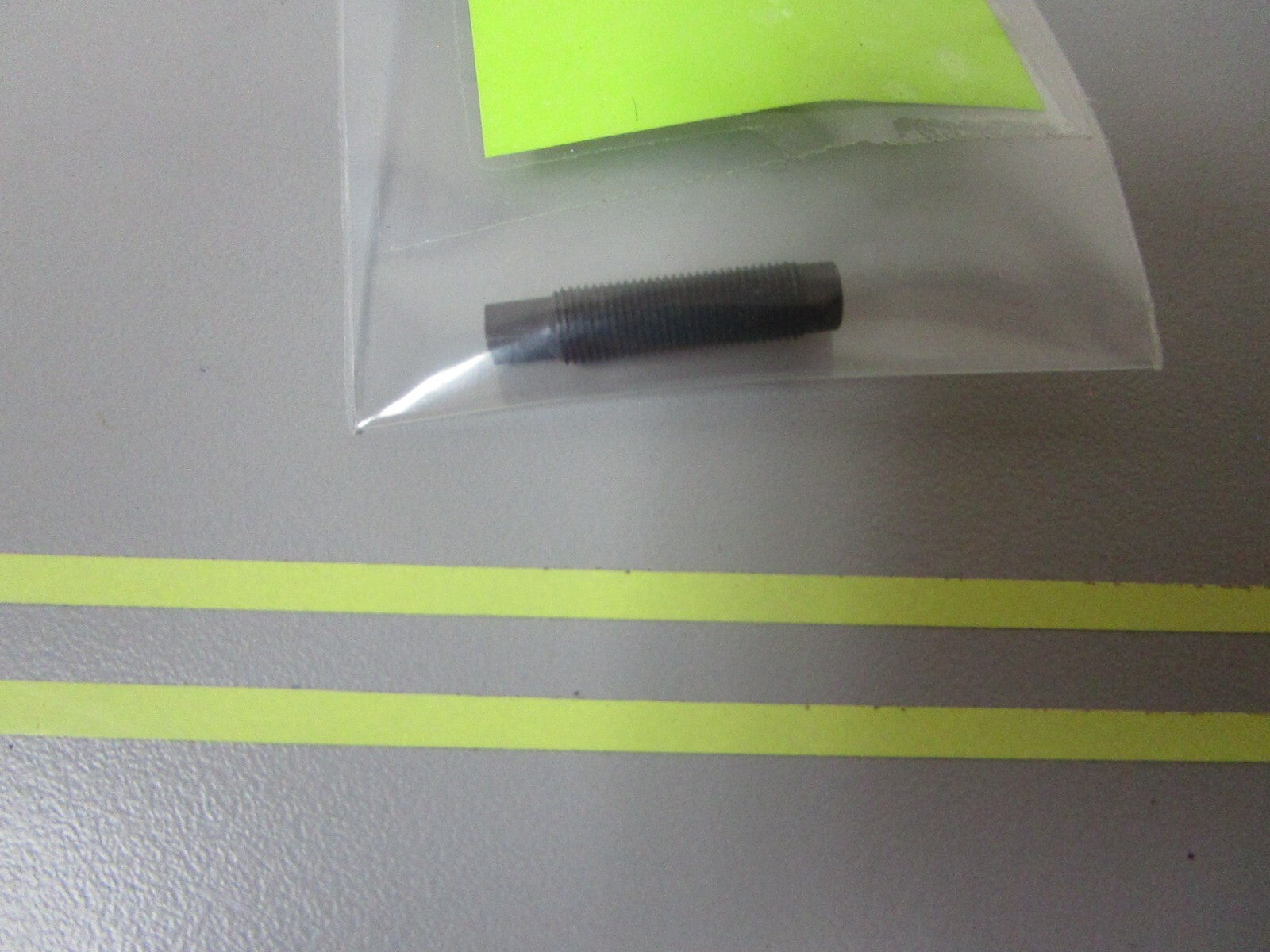 *NEW OEM* 0810 OMC Johnson Evinrude Adjustment Screw 337233 0337233