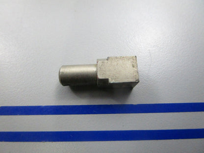 NEW OEM 303702 0303702 OMC Johnson Evinrude Connector 0810