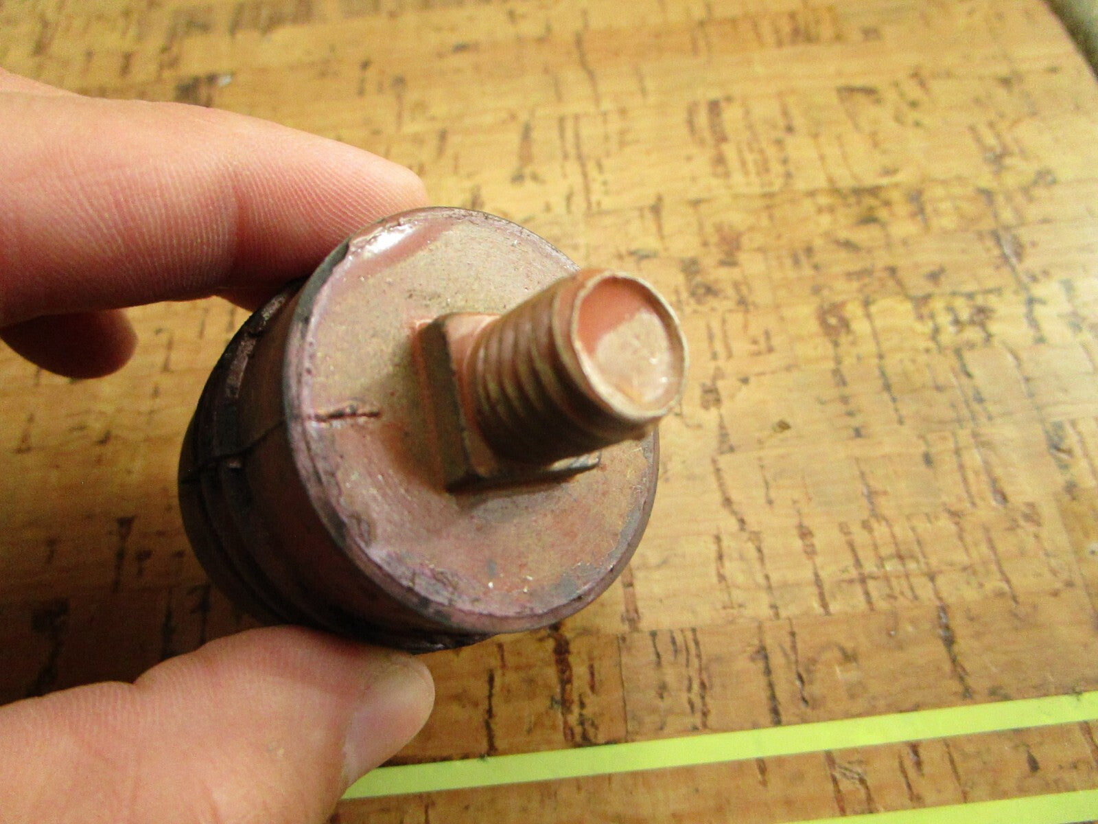 *NEW OEM* 0810 OMC Johnson Evinrude Rubber Mount 303882 0303882