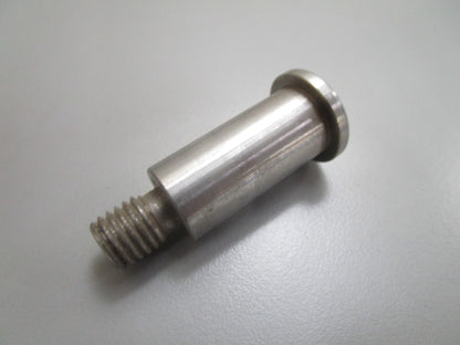 *NEW OEM* 0810 Volvo Penta Shoulder Screw 853308