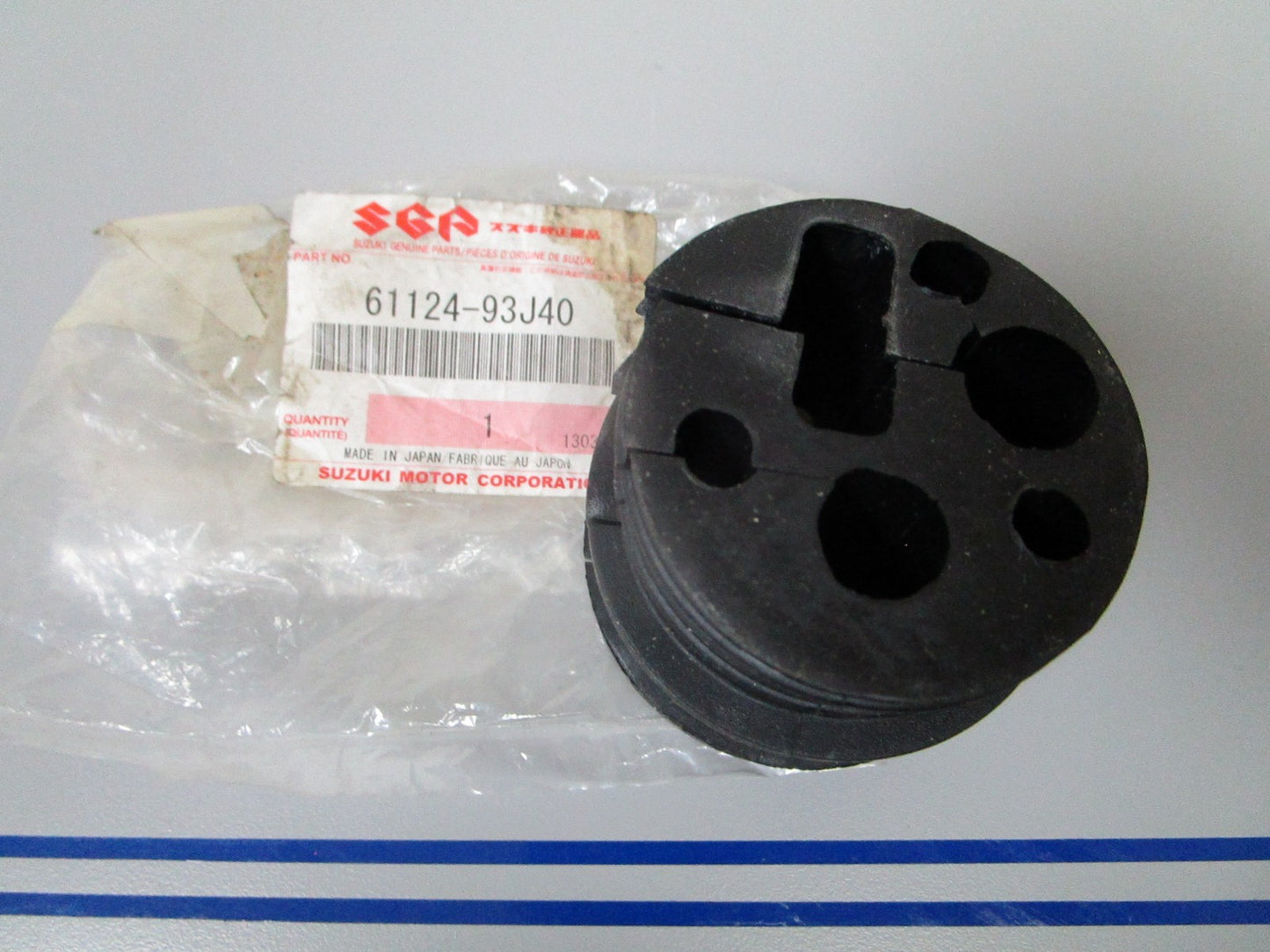 NEW OEM 61124-93J40 Suzuki Remocon Cable Grommet 0720
