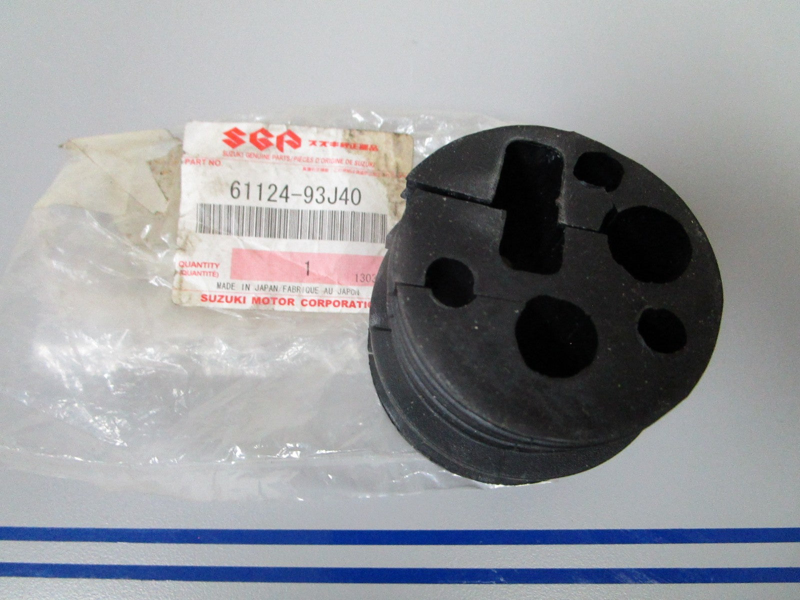 NEW OEM 61124-93J40 Suzuki Remocon Cable Grommet 0720