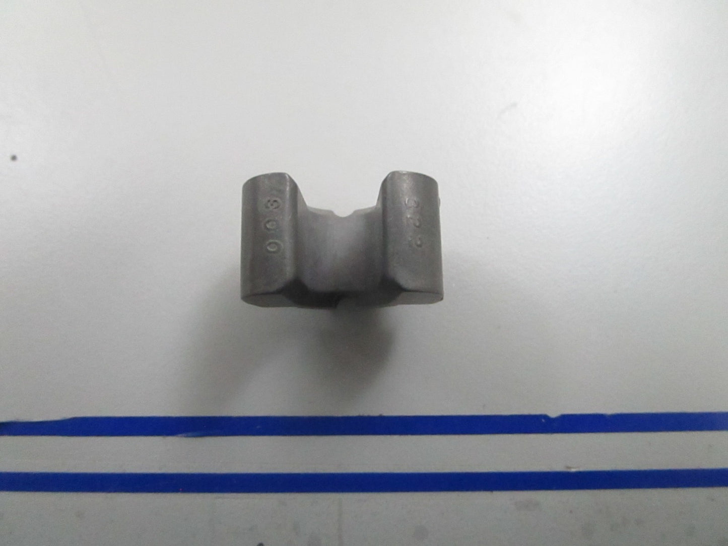 *NEW OEM* 0810 OMC Johnson Evinrude Shift Cradle 322900 0322900