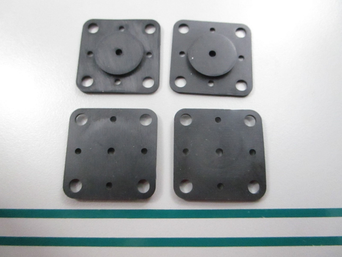 NEW OEM (LOT OF 4) 333448 0333448 OMC Johnson Evinrude Gasket 0810