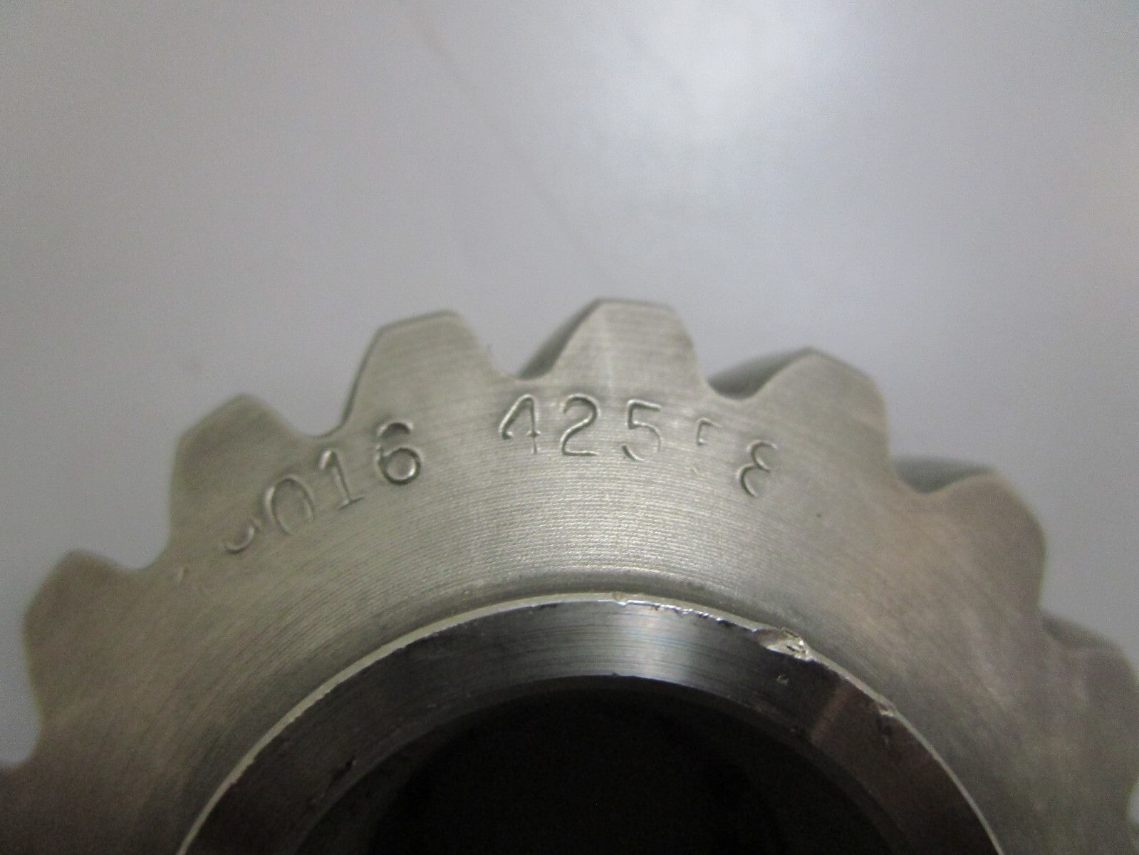 *NEW OEM* 0820 Mercury Quicksilver Pinion Gear 43-17064A3