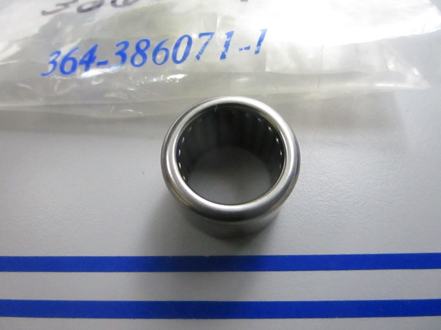 *NEW OEM* 0810 OMC Johnson Evinrude Needle Bearing 386071 0386071