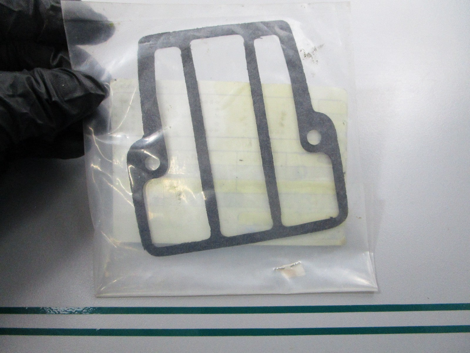 NEW OEM 329826 0329826 OMC Johnson Evinrude Exhaust Relief Gasket 0810