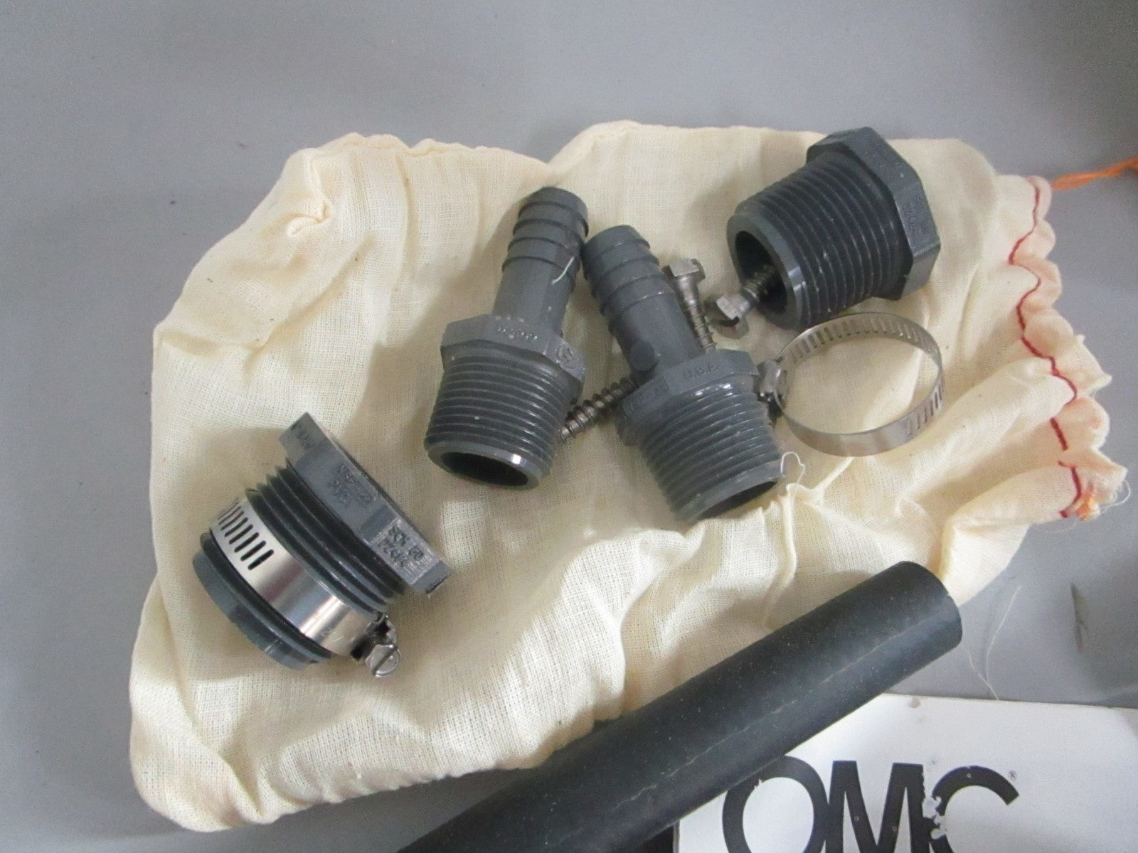 NEW OEM 437598 0437598 OMC Johnson Evinrude Strainer Kit Assy 0820