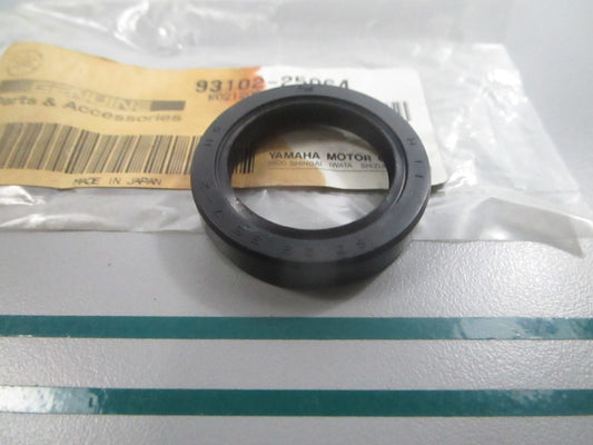 NEW OEM 93102-25064-00 Yamaha Oil Seal 0810
