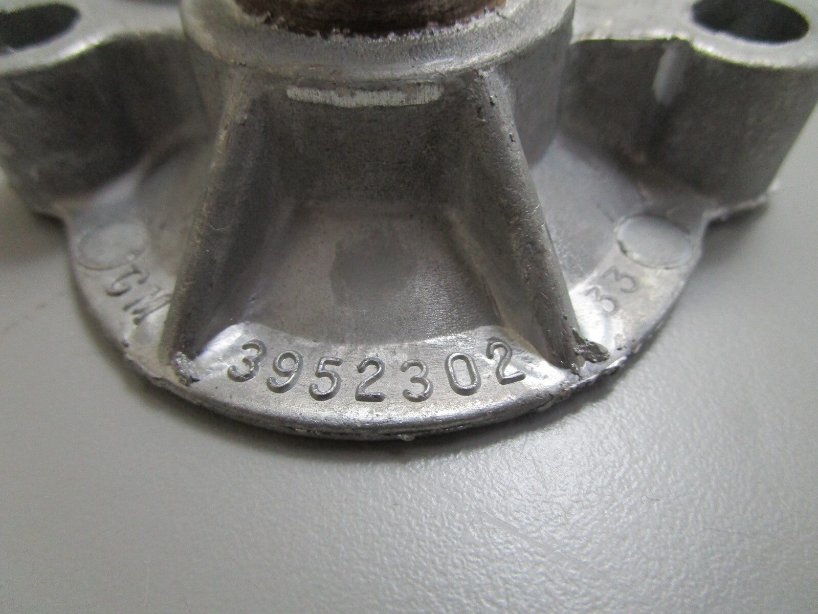 *NEW OEM* 0820 OMC Johnson Evinrude Adapter & Valve Assy 383944 0383944