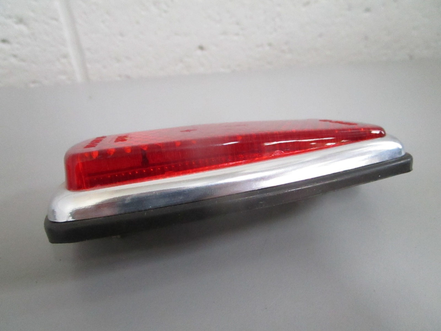 NEW OEM 000826541 Mercedes-Benz LH Rear Reflector 0820